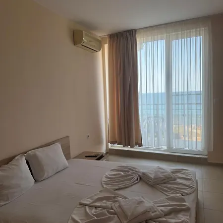 Goldenseaview 2 Apartment *