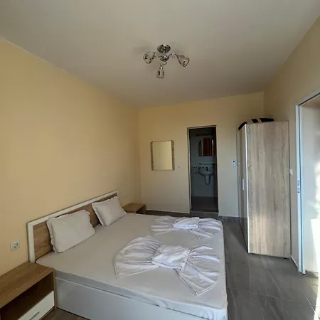 Goldenseaview 2 Apartment *