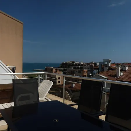 Goldenseaview 2 Apartment *