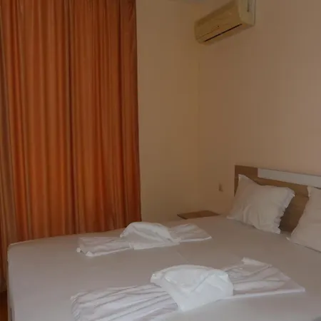 Goldenseaview 2 Apartment *