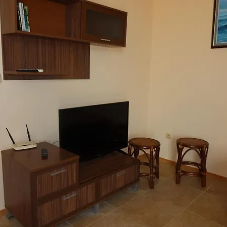 Apartment Goldenseaview 2 *