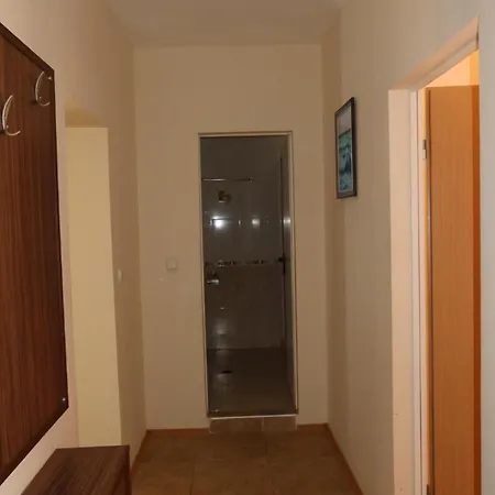 Goldenseaview 2 Apartment *