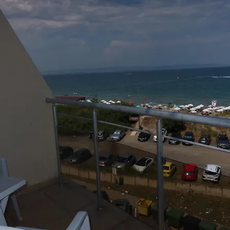 Goldenseaview 2 Apartment *