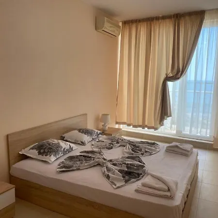 Goldenseaview 2 Apartment
