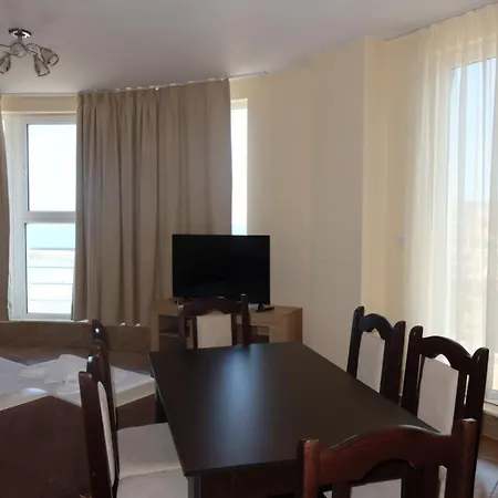 Apartment Goldenseaview 2