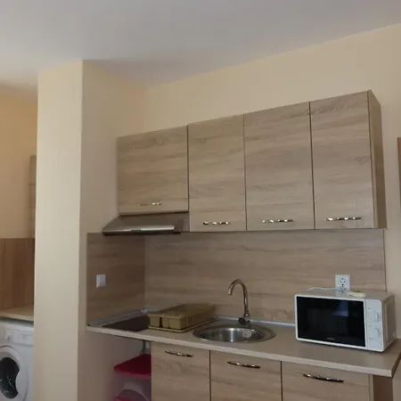 Apartment Goldenseaview 2 *