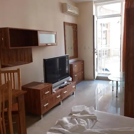 Goldenseaview 2 Апартаменты *